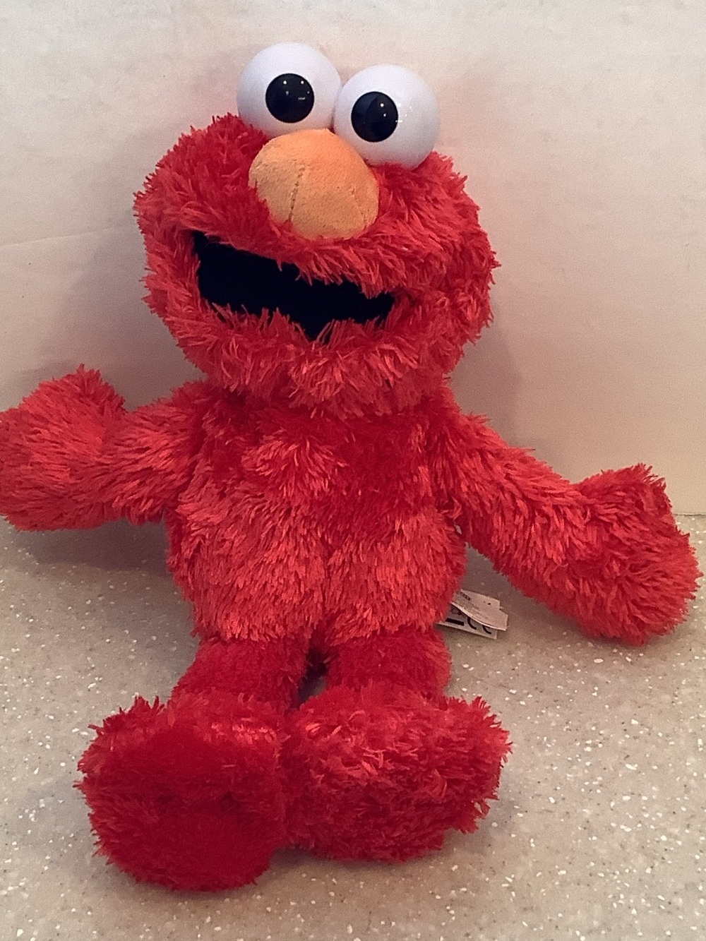 2024 Sesame Street Tickle Me Elmo Red Plush Electronic Toy Laughs Shakes Speaks